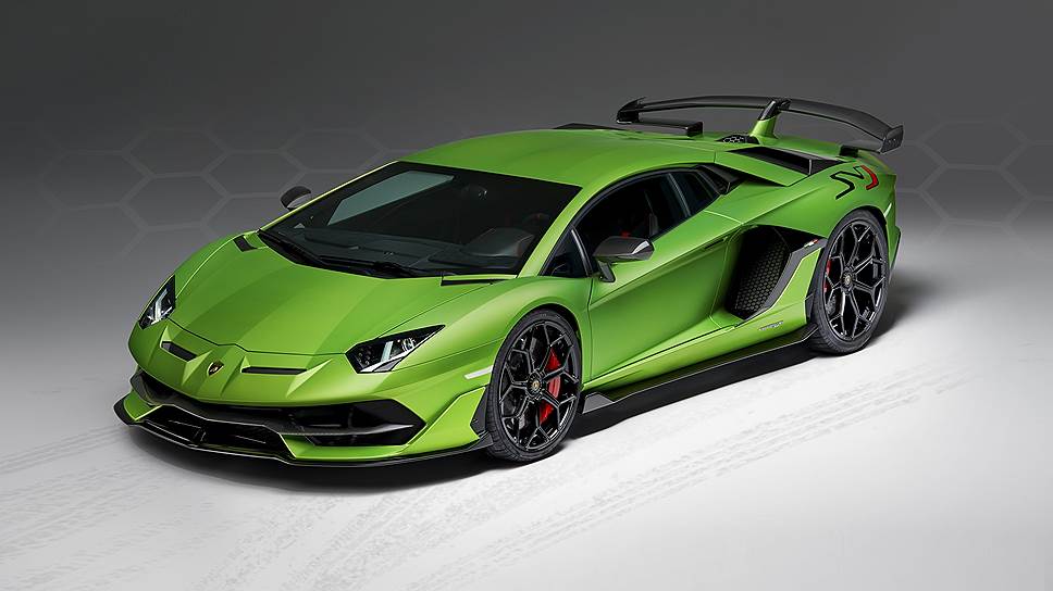 Lamborghini уже признаёт неизбежность перехода на бензо-электрические силовые установки, но пока выжимает максимум из классических атмосферных моторов. Могучий V12 и хитроумная аэродинамика — таков рецепт Aventador SVJ, ставшего новым рекордсменом &quot;Нордшляйфе&quot;