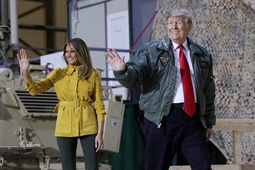 Президент США Дональд Трамп и первая леди США Мелания Трамп во время посещения американской военной базы в Ираке