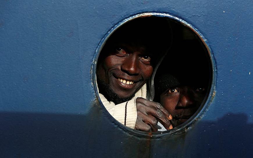 Мальта. Мигранты на корабле немецкой гуманитарной организации Sea-Eye