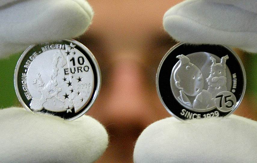 В 2004 году по случаю 75-летия Тинтина Европейский центральный банк выпустил серебряную монету достоинством в 10 евро с изображением Тинтина и Милу