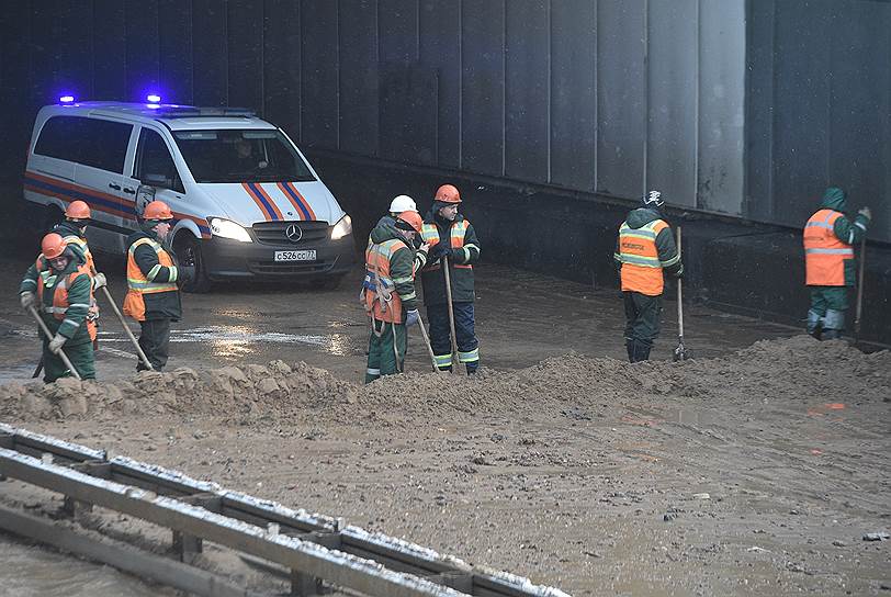 Тушинский тоннель на северо-западе Москвы был затоплен утром 10 января 