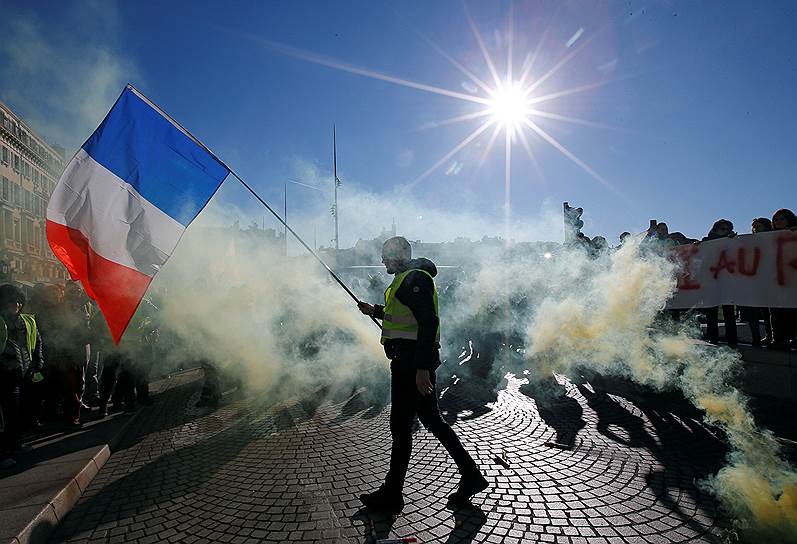 Акция протеста в Марселе. 