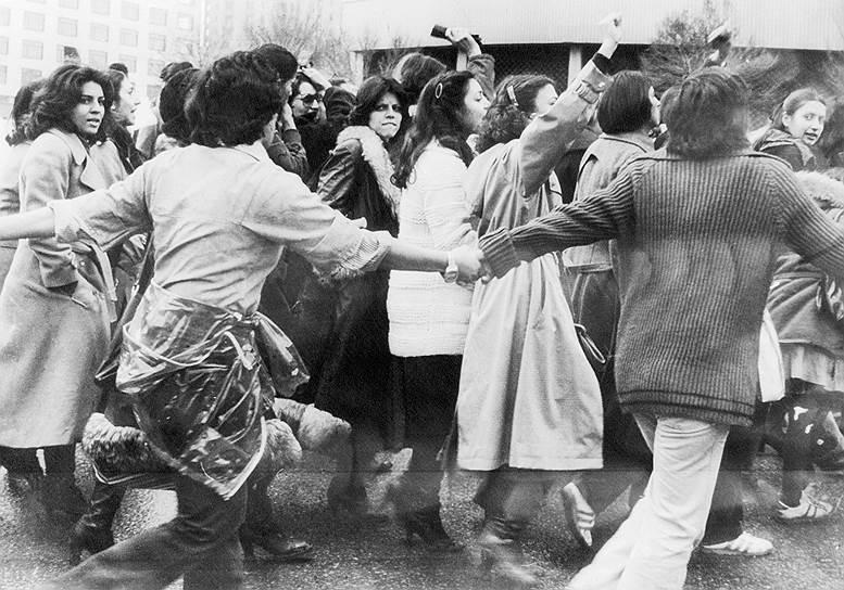 Иранские женщины решили до последнего защищать свое право быть свободными. Демонстрация 10 марта 1979 года