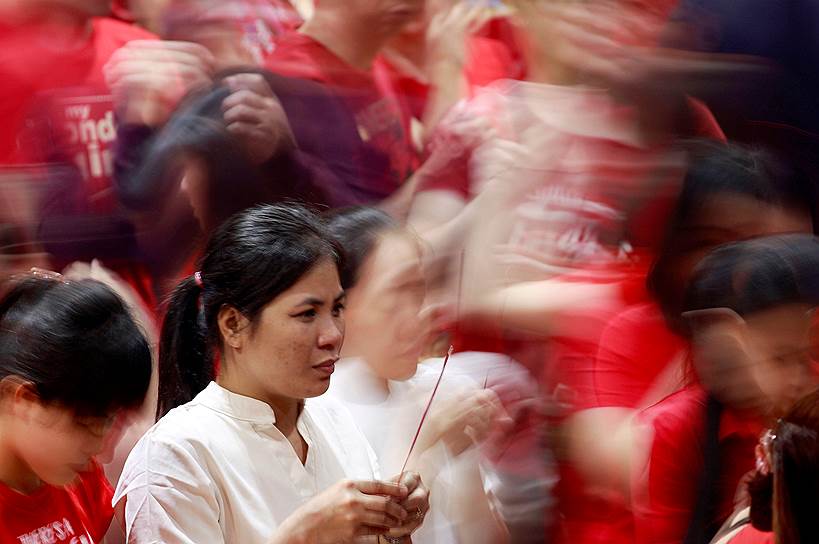 Манила, Филиппины. Местные жители отмечают Китайский Новый год в районе Бинондо