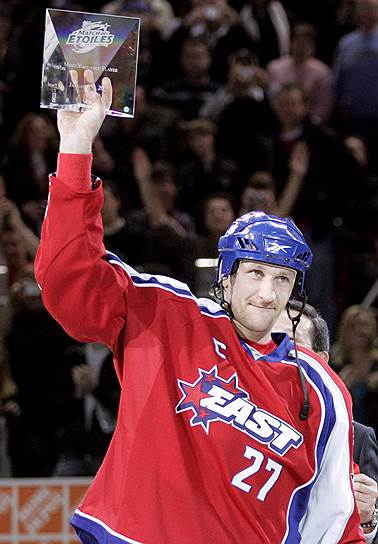 Алексей Ковалев в НХЛ выступал за команды «Нью-Йорк Рейнджерс», «Питсбург», «Монреаль», «Оттава» и «Флорида». В регулярных чемпионатах набрал 1029 очков, в 1316 матчах забросил 430 шайб