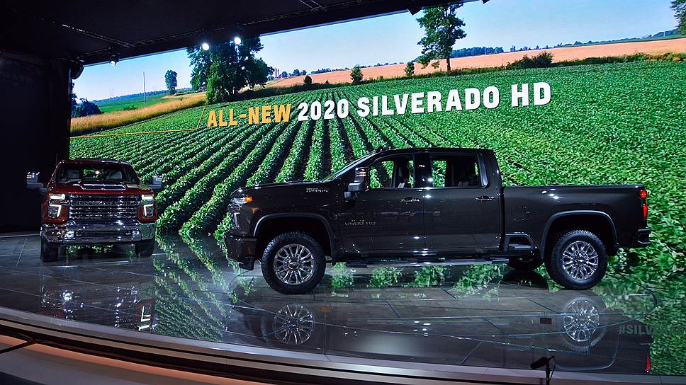 Одна из главных новинок автошоу — очередное поколение пикапа Chevrolet Silverado HD, получившее новый 407-cильный 6,6-литровый V8