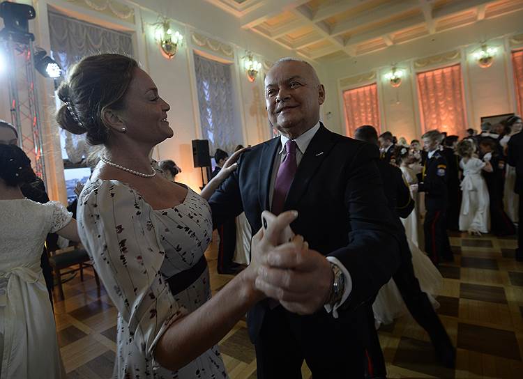 Гости бала гендиректор МИА «Россия сегодня» Дмитрий Киселев с женой Марией