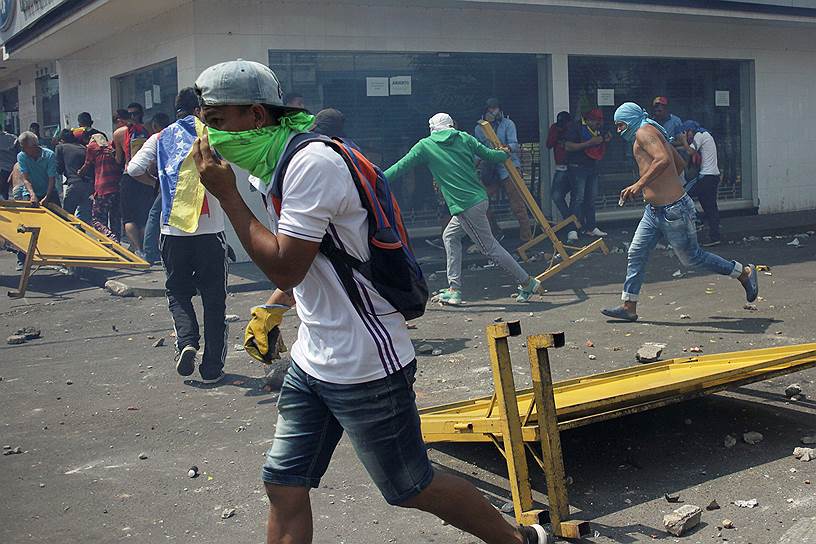 К концу дня стало известно: пострадали не менее 285 человек, по данным правительства Колумбии, и не менее 42 — по данным правительства Венесуэлы