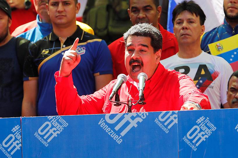 Николас Мадуро (на фото) в ответ на субботние события решил разорвать дипотношения с Колумбией и дал сотрудникам ее посольства 24 часа на то, чтобы покинуть страну. «Хватит колумбийской олигархии»,— резюмировал он
