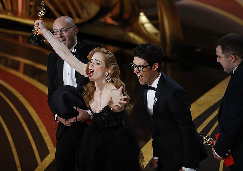 Съемочная группа фильма «Кожа» получает «Оскар» за «Лучший короткометражный игровой фильм»