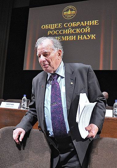 В 2013 году баллотировался на пост президента РАН и, получив 345 голосов, занял второе место. Был активным противником начавшейся в том же году реформы Академии