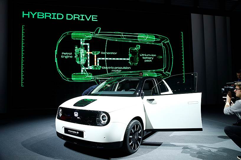 Honda как и другие автопроизводители активно готовится к расширению линейки электромобилей. Прототип e Prototype скоро превратится в серийный городской хэтчбек с электромотором