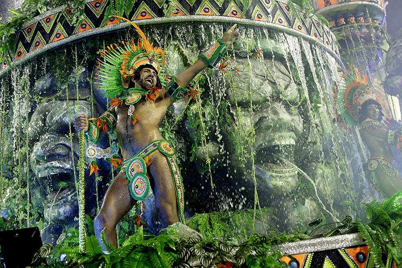 В этом году на карнавал в Рио приехали 1,5 млн туристов