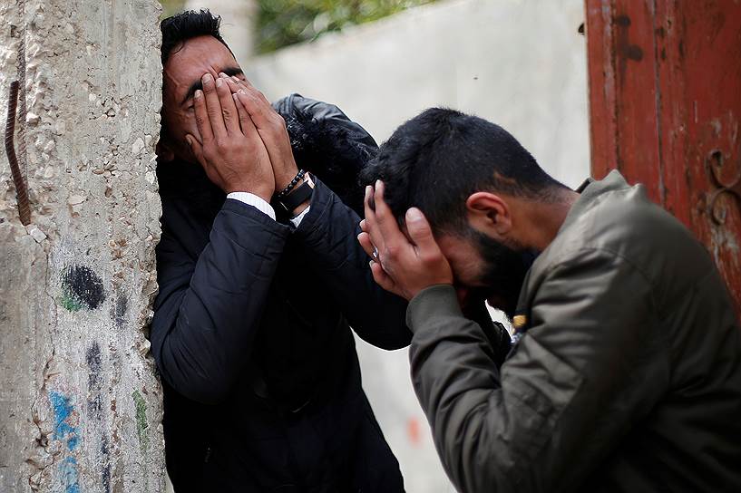 Сектор Газа. Родственники палестинца, убитого во время столкновений с израильскими военными 