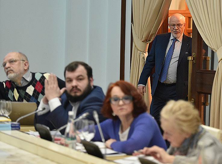 Глава СПЧ Михаил Федотов предложил коллегам включить бездомных в национальный план действий в области прав человека