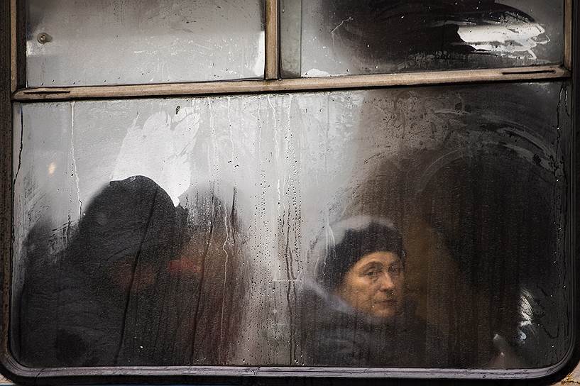 Винница, Украина. Пассажиры в окне автобуса
