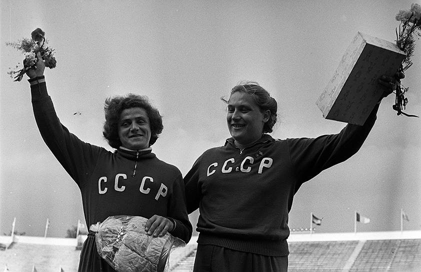 Легкоатлетки Ирина (слева) и Тамара Пресс