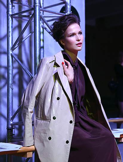 Актриса Лукерья Ильяшенко на показе коллекции Alena Akhmadullina в рамках Недели моды Mercedes-Benz Fashion Week Russia в Музее Москвы