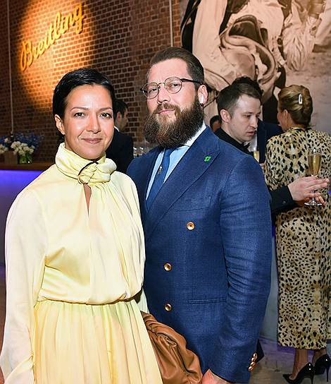 Основатель бренда Arctic Explorer Ксения Чилингарова и художник Петр Аксенов на мероприятии Breitling Gala Night в Музее Москвы