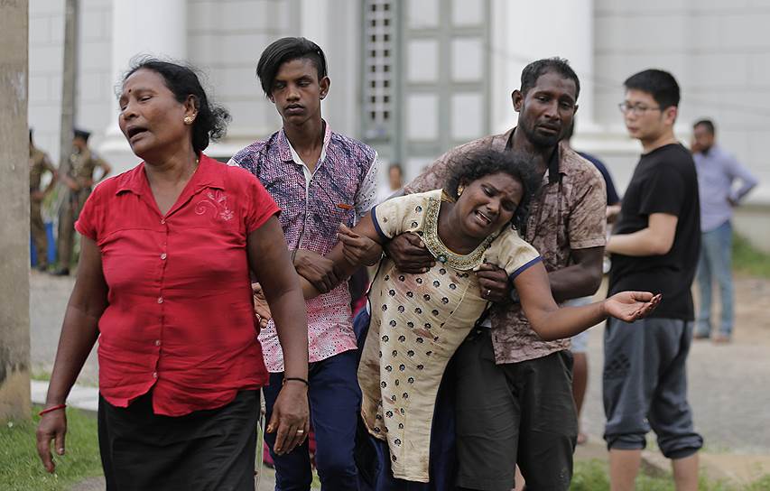 Премьер-министр Шри-Ланки Ранил Викрамасингхе назвал атаку «трусливой», а также призвал воздержаться от распространения недостоверной информации и спекуляций