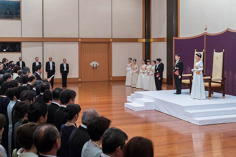 30 апреля. Наследный принц Нарухито в 0:00 1 мая по токийскому времени (18:00 30 апреля мск) вступил в полномочия императора Японии. Ранее от престола отрекся его отец император Акихито