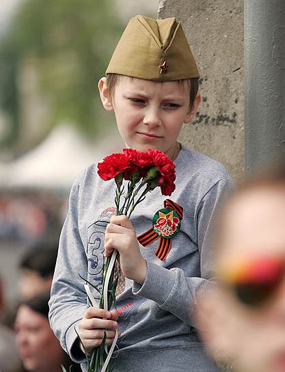 Нижний Новгород. Участник акции во время шествия от Верхне-Волжской набережной до Парка Победы