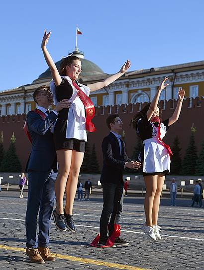 Празднование последнего звонка на Красной площади