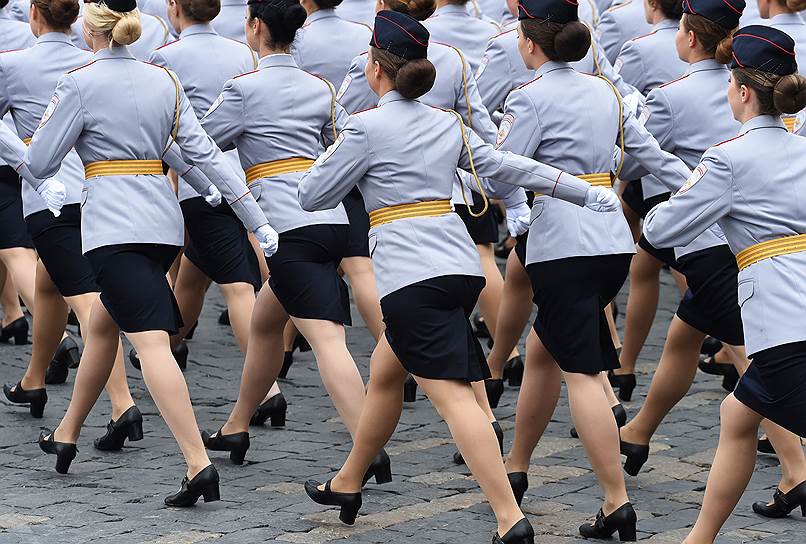 9 мая, Москва. Сводный женский парадный расчет Минобороны России перед началом военного парада на Красной площади 