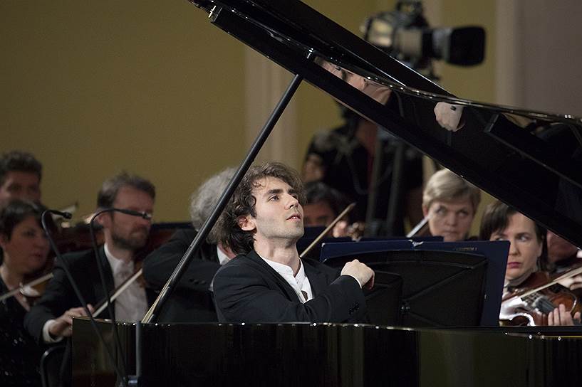По итогам фортепианного конкурса лауреатом I премии стал Александр Канторов