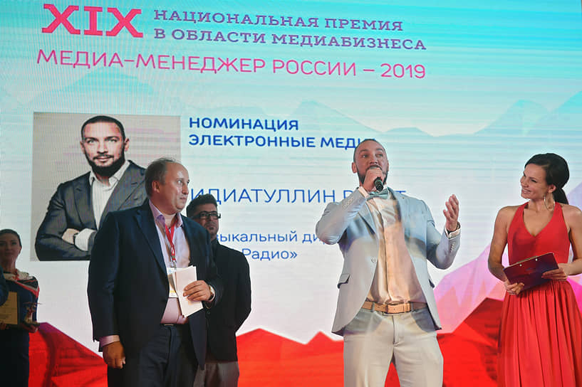 Музыкальный директор ООО «ГПМ Радио» Ренат Идиатуллин (справа)