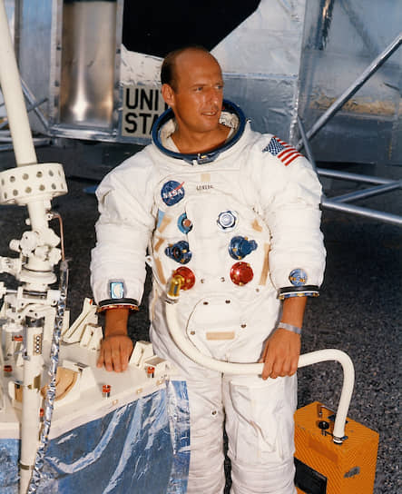 Чарльз Питер «Пит» Конрад-младший (1930-1999), командир корабля «Аполлон-12», был на Луне 19-20 ноября 1969 года.