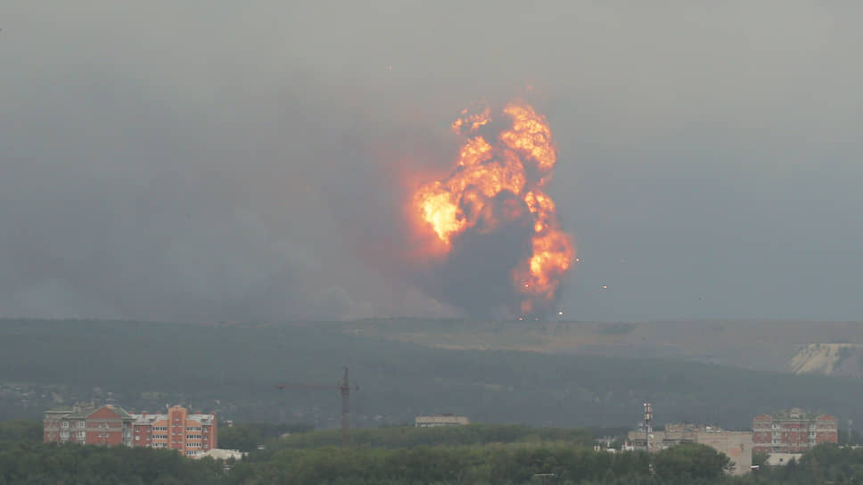 Взрывы на складе боеприпасов в Красноярском крае