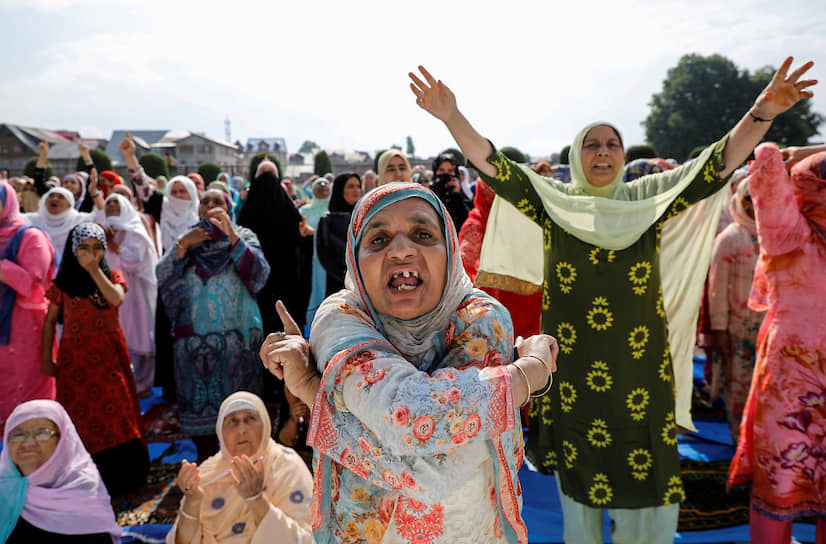 Сринагар, Индия. Женщины протестуют против упразднения особого автономного статуса штата Джамму и Кашмир