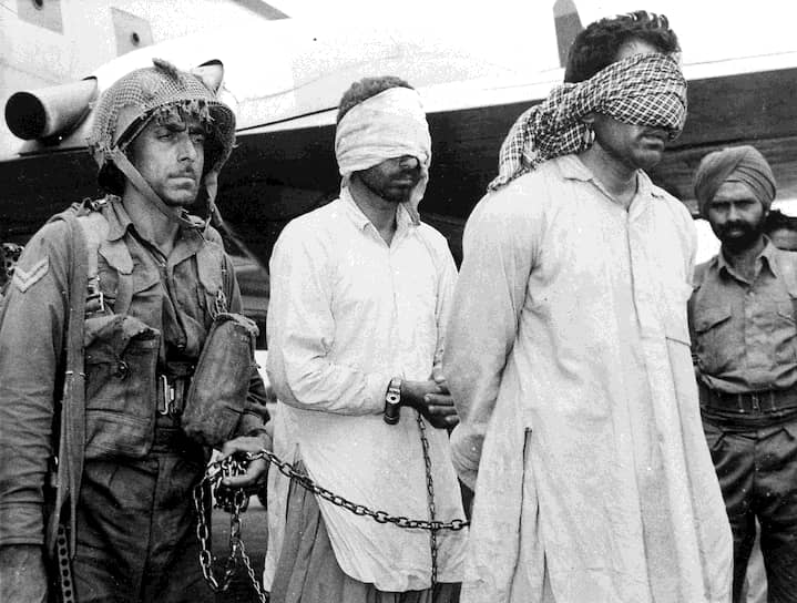 Захваченные индийскими военными пакистанские офицеры после столкновений в Кашмире, 1965 год