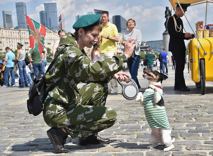 Празднование Дня пограничника в московском Парке Горького, май 2019 года