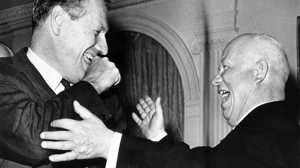 Н. С. Хрущев (справа) и губернатор штата Нью-Йорк Нельсон Рокфеллер
