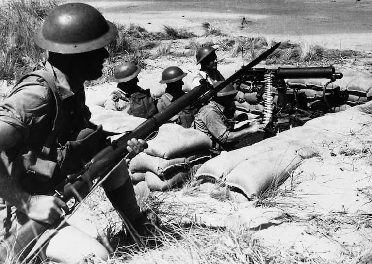 Австралийские солдаты готовятся к вторжению на побережье, 1942 год