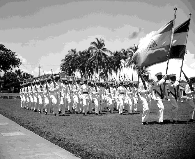 Выпускники Военной академии Никарагуа на параде, 1942 год