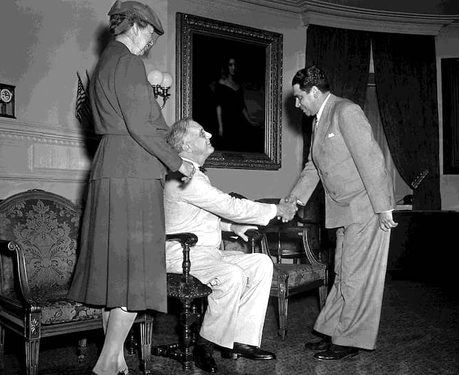 Президент Парагвая Ихинио Мориниго Мартинес (справа) во время встречи с президентом США Франклином Рузвельтом в Вашингтоне, 1943 год