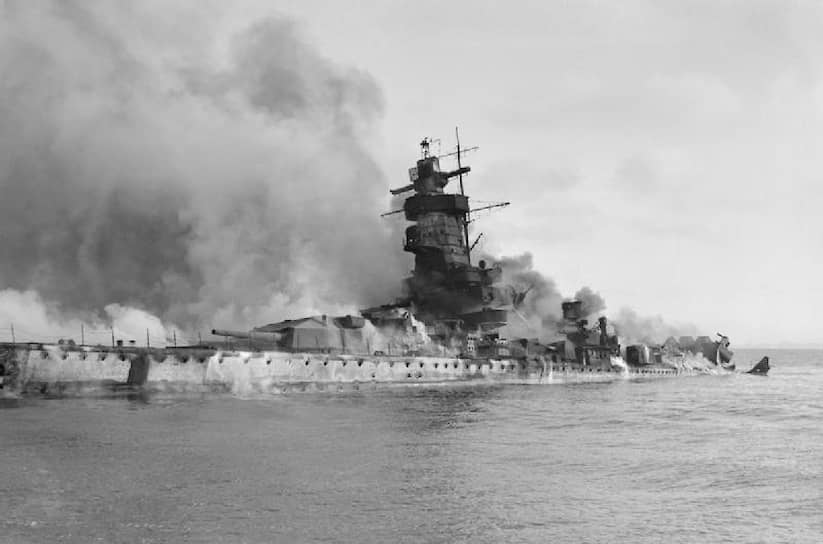 Немецкий крейсер «Адмирал Граф Шпрее», подбитый в Монтевидео, декабрь 1939 года