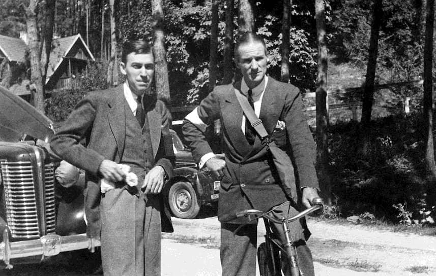 В октябре 1939 года Чарльз Элбрик (на фото справа) был третьим секретарем посольства США в Польше. Но Польши как независимого государства уже не существовало