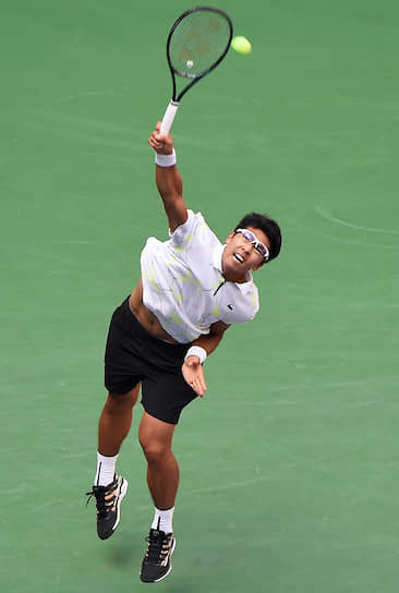Корейский теннисист Хен Чун в третьем круге соревнований уступил испанцу Рафаэлю Надалю
