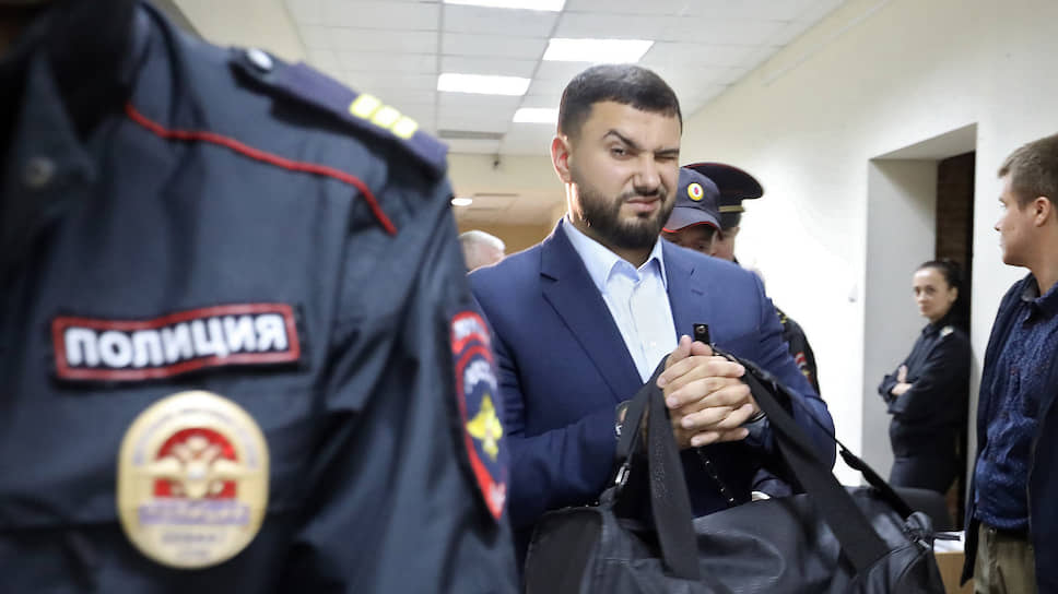 Бывший офицер ФСБ приговорен к четырем годам колонии за пытки