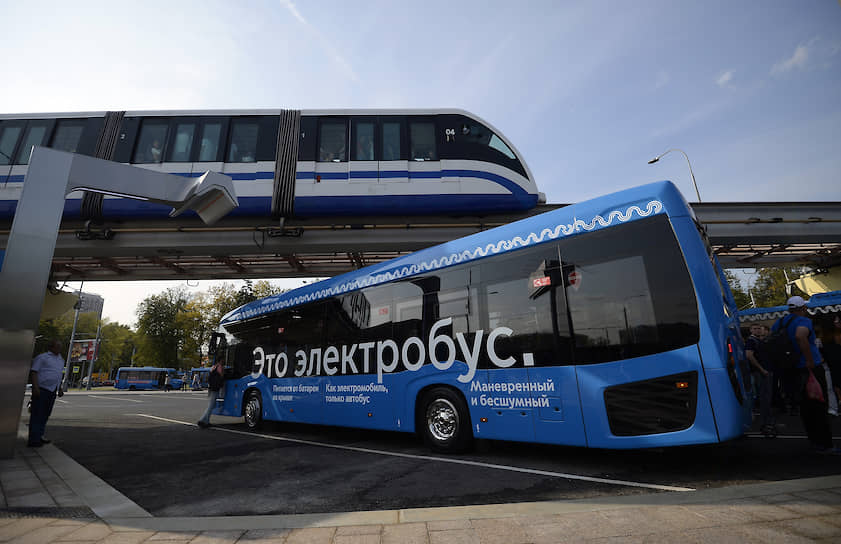 Синих одноэтажных электробусов в российской столице больше, чем красных двухэтажных в британской