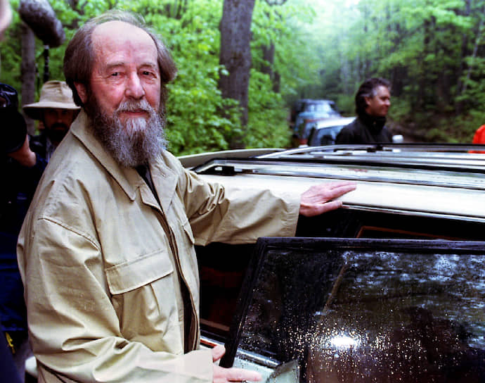 Нобелевские деньги, дождавшиеся Александра Солженицына на Западе, помогли ему не остаться бездомным после высылки из СССР