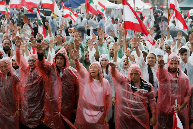 Бейрут, Ливан. Участники антиправительственной акции протеста