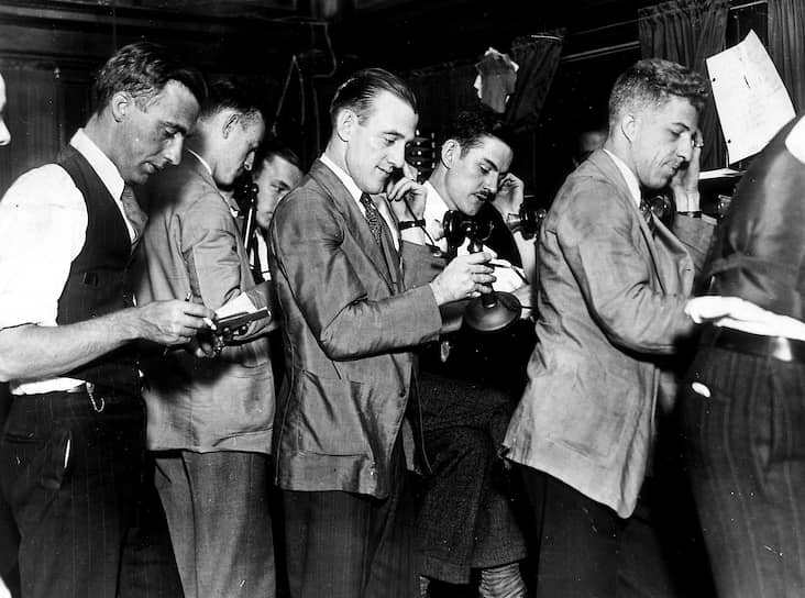 Советские экономисты отмечали, что паника на Нью-Йоркской бирже (на фото — брокеры в «черный четверг», 24 октября 1929 года) значительно усугубит царящую во многих странах мира депрессию