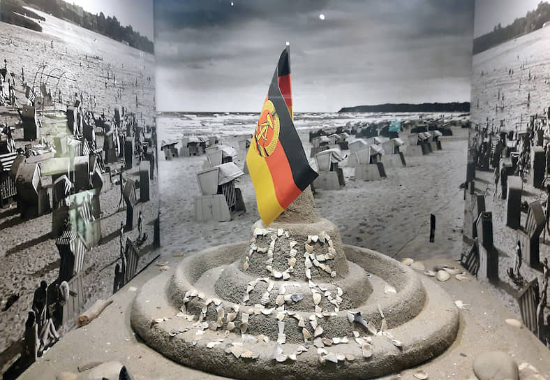 Эта диорама из музея ГДР посвящена одному из главных завоеваний восточногерманского социализма — возможности дешево или бесплатно отдохнуть по профсоюзной путевке