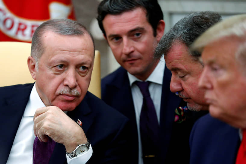 Президент США Дональд Трамп (справа), президент Турции Реджеп Тайип Эрдоган (слева)