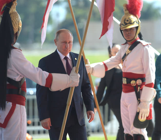 Рио-де-Жанейро, Бразилия. Президент России Владимир Путин прибыл на церемонию встречи лидеров стран БРИКС во дворце «Итамарати»